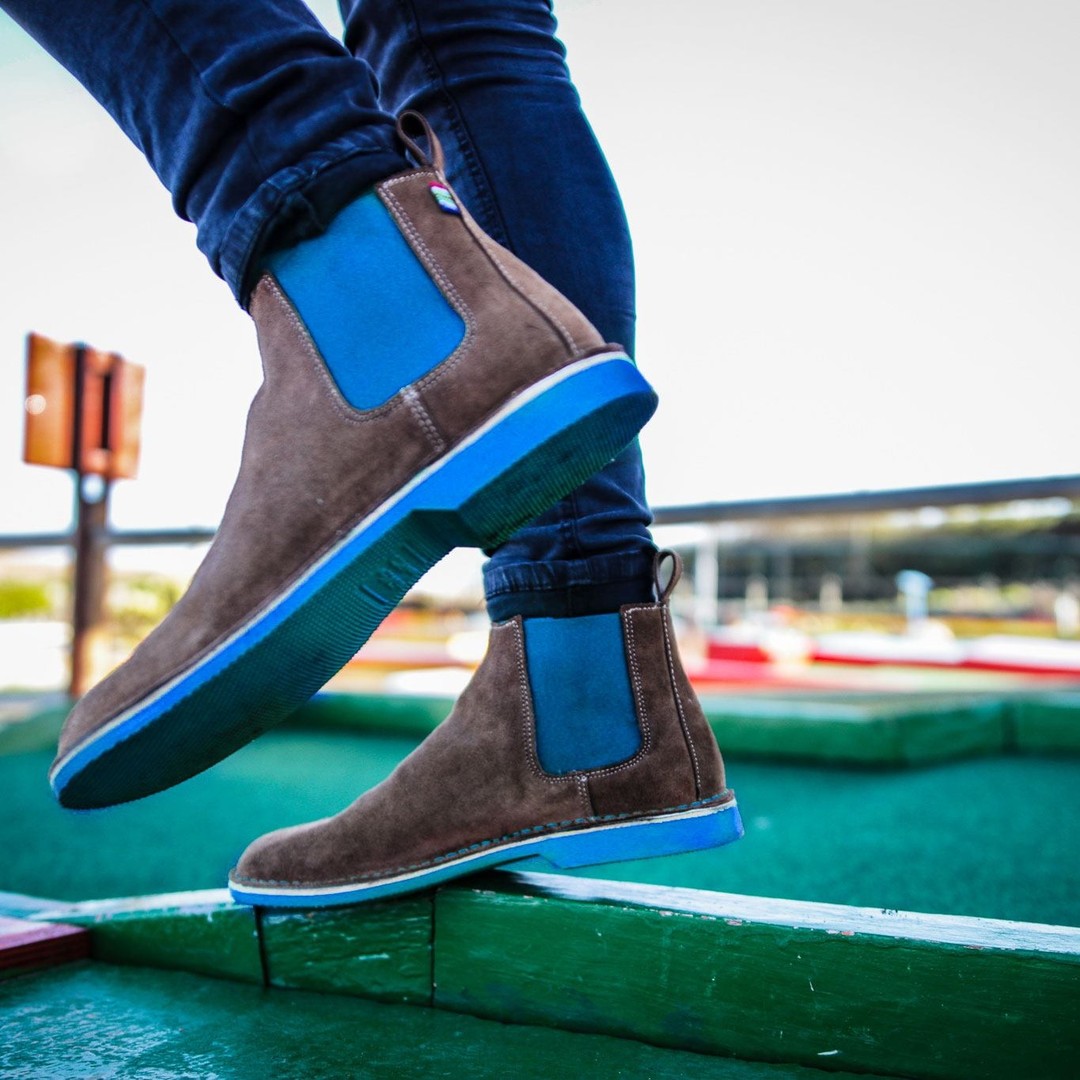 #CurrentMood Elvis said it best 💙
Well, it\'s one for the money
Two for the show
Three to get ready
Now go, cat, go
But don\'t you
Step on my blue suede shoes
Well you can do anything
But stay off of my blue suede shoes #howiwearmine .
.
.
#veldskoen #vellies #bluesuedeshoes #bluesuedeboots #dailystyle #chelseaboots #stylesaturday #styleinspo #elvis #elvispresley #elvisforever